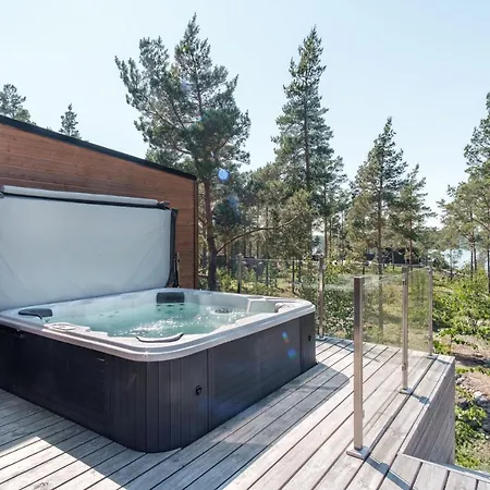 Seija's Modern Secluded With Jacuzzi & Sauna Villa