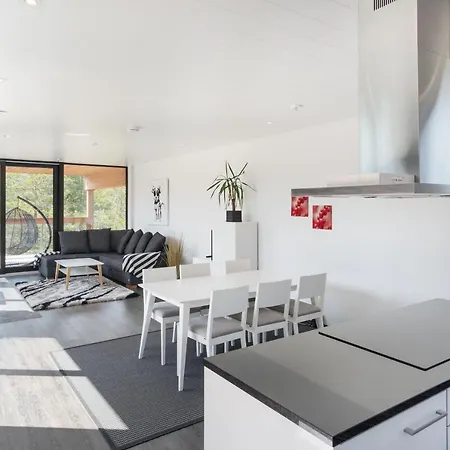 Seija's Modern Secluded With Jacuzzi & Sauna Villa