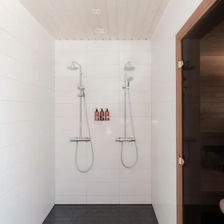Seija's Modern Secluded With Jacuzzi & Sauna * Taivassalo